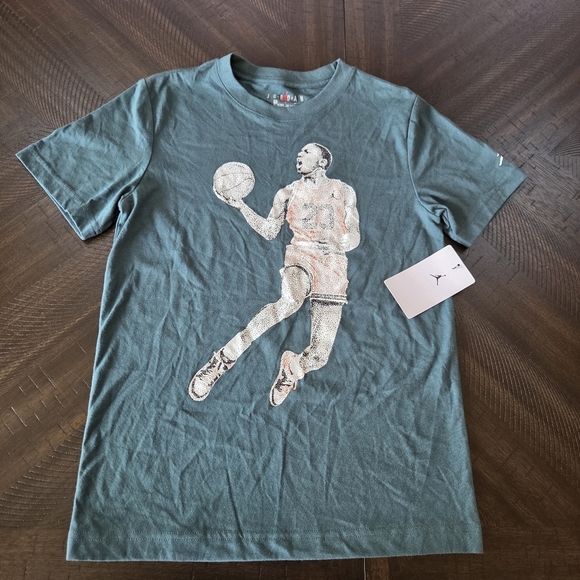 Jordan Other - Air Jordan Big Kids' Dots Graphic T-Shirt Oxidizes Green 95D254-E18 Medium New